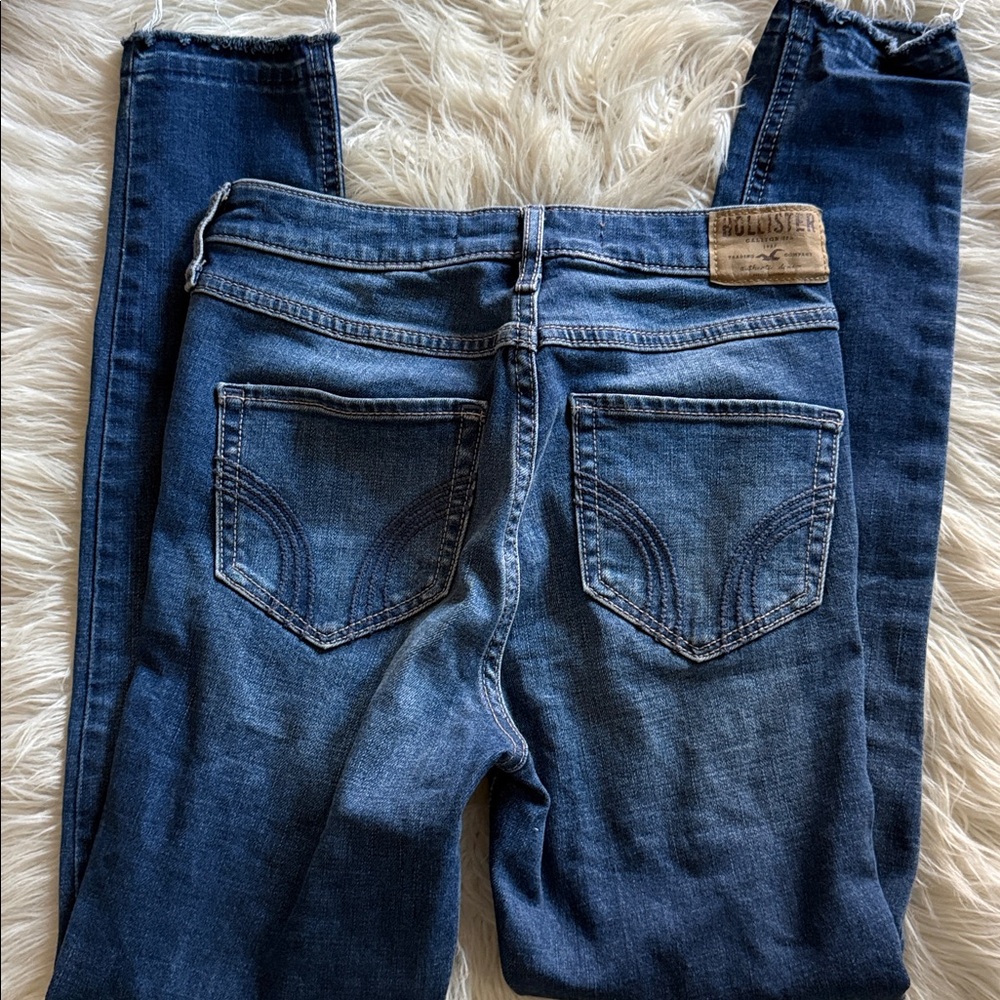 👖HOLLISTER HIGH RISE CROP JEANS👖 - Picture 6 of 6